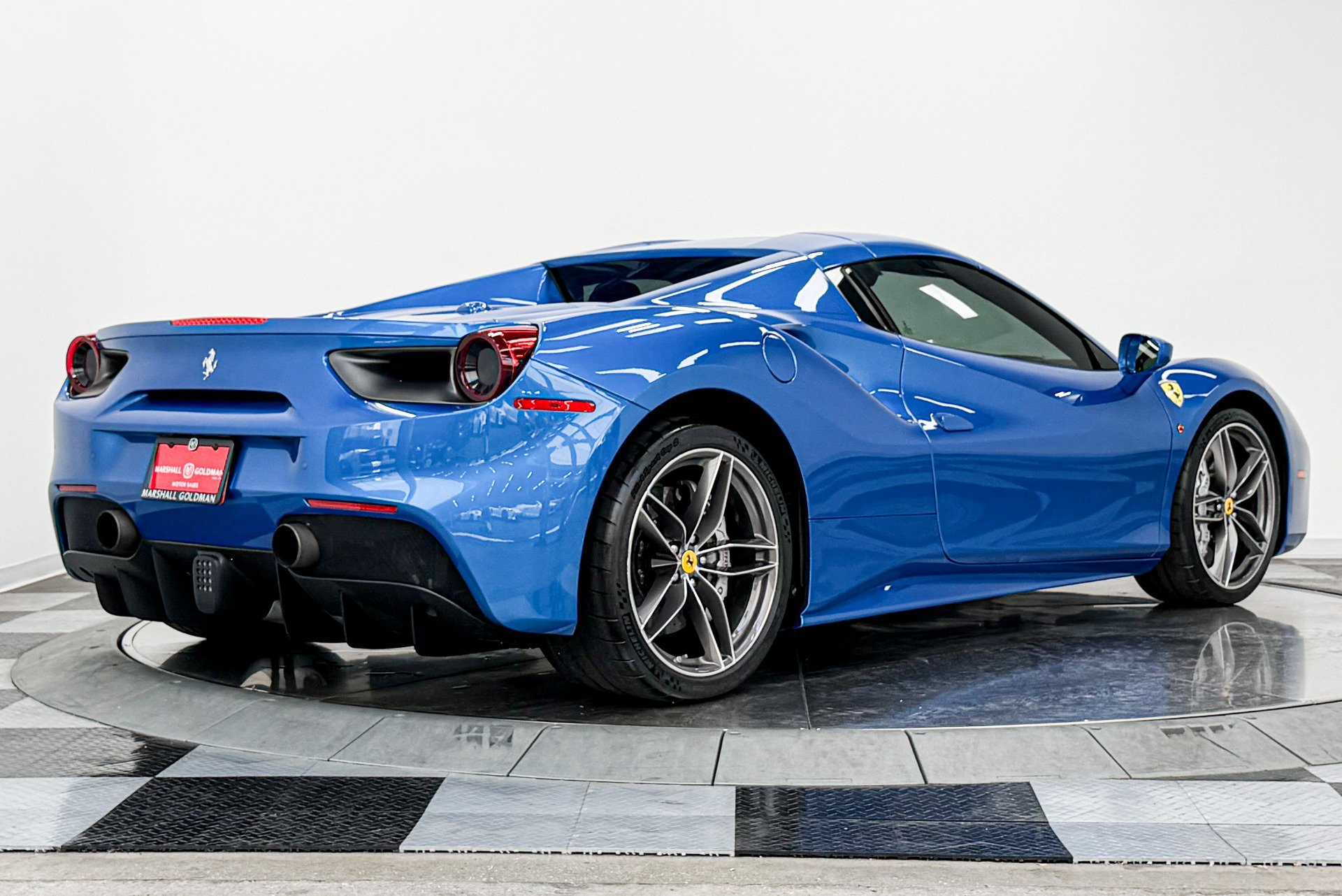 Used 2018 Ferrari 488 Spider RWD image 9