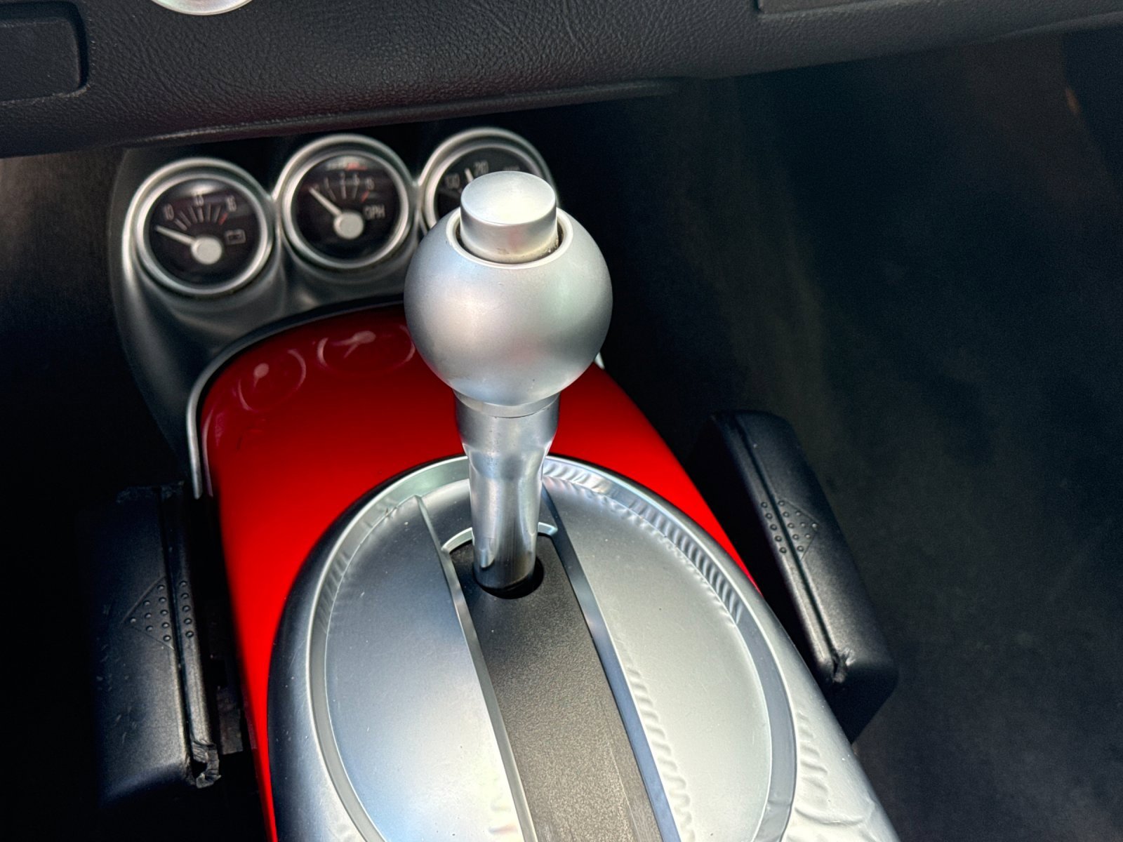 Used 2004 Chevrolet SSR w/ Preferred Equipment Group image 15