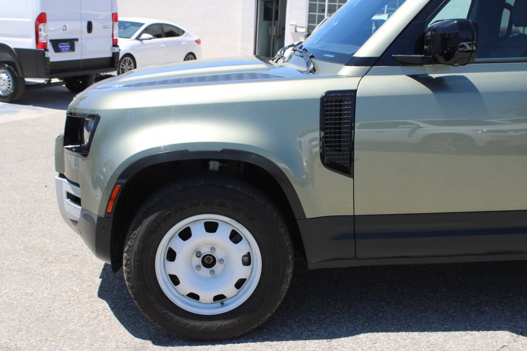 Used 2022 Land Rover Defender 110 S AWD/4WD image 7