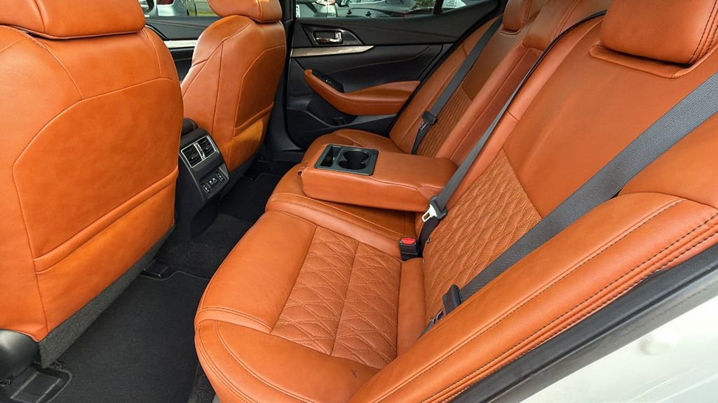 Used 2019 Nissan Maxima Platinum w/ Reserve Package image 16