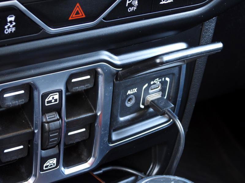 Used 2023 Jeep Gladiator Willys AWD/4WD image 67