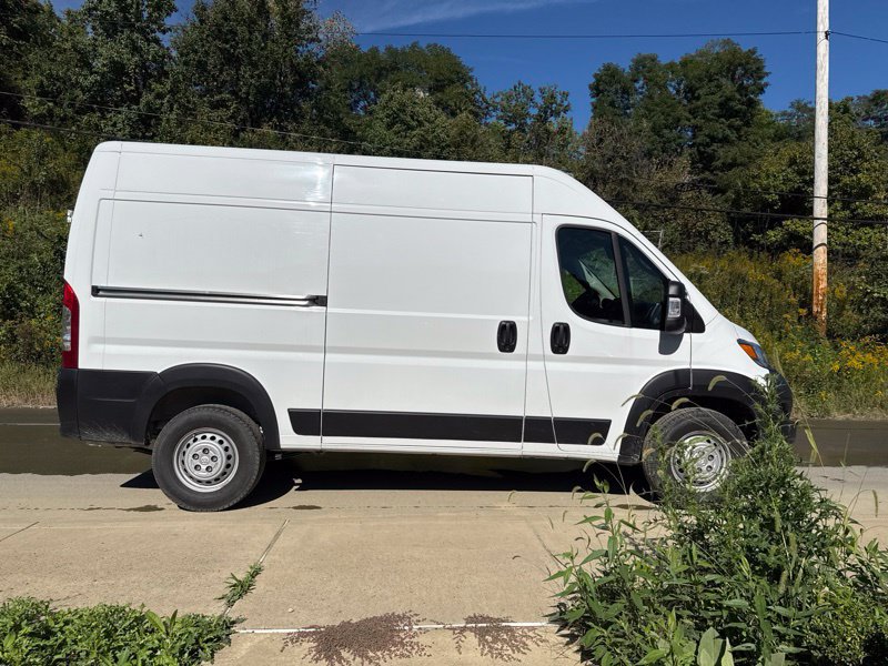 Used 2025 RAM ProMaster 2500 w/ Convenience Group FWD image 8