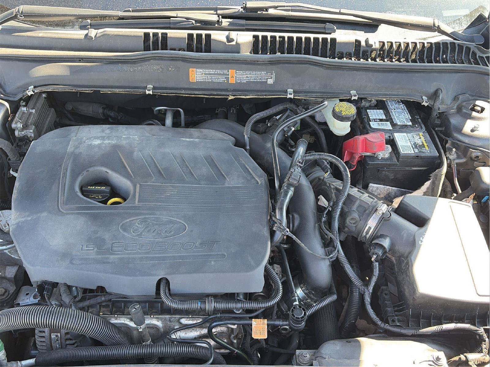 Used 2017 Ford Fusion SE FWD image 29