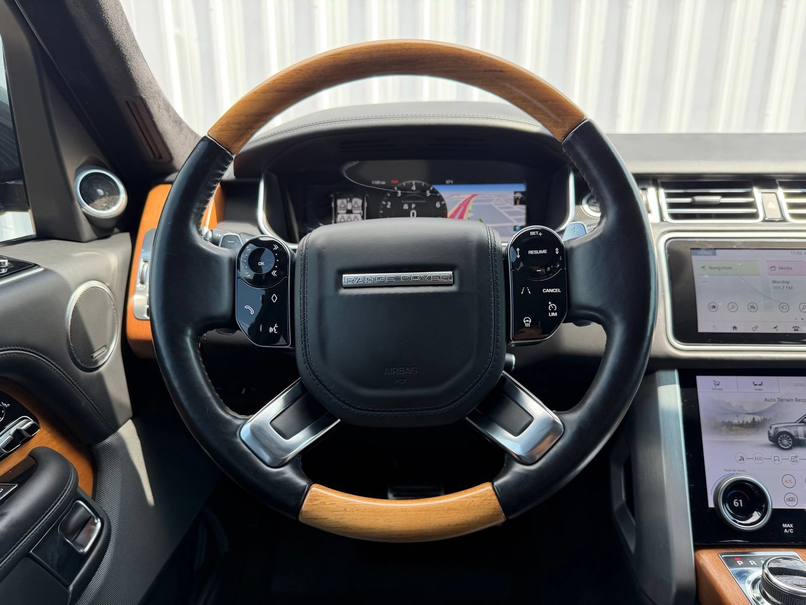 Used 2018 Land Rover Range Rover Autobiography AWD/4WD image 14