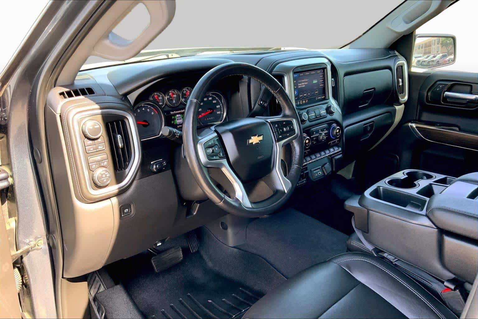 Used 2020 Chevrolet Silverado 1500 LT w/ Texas Edition AWD/4WD image 16