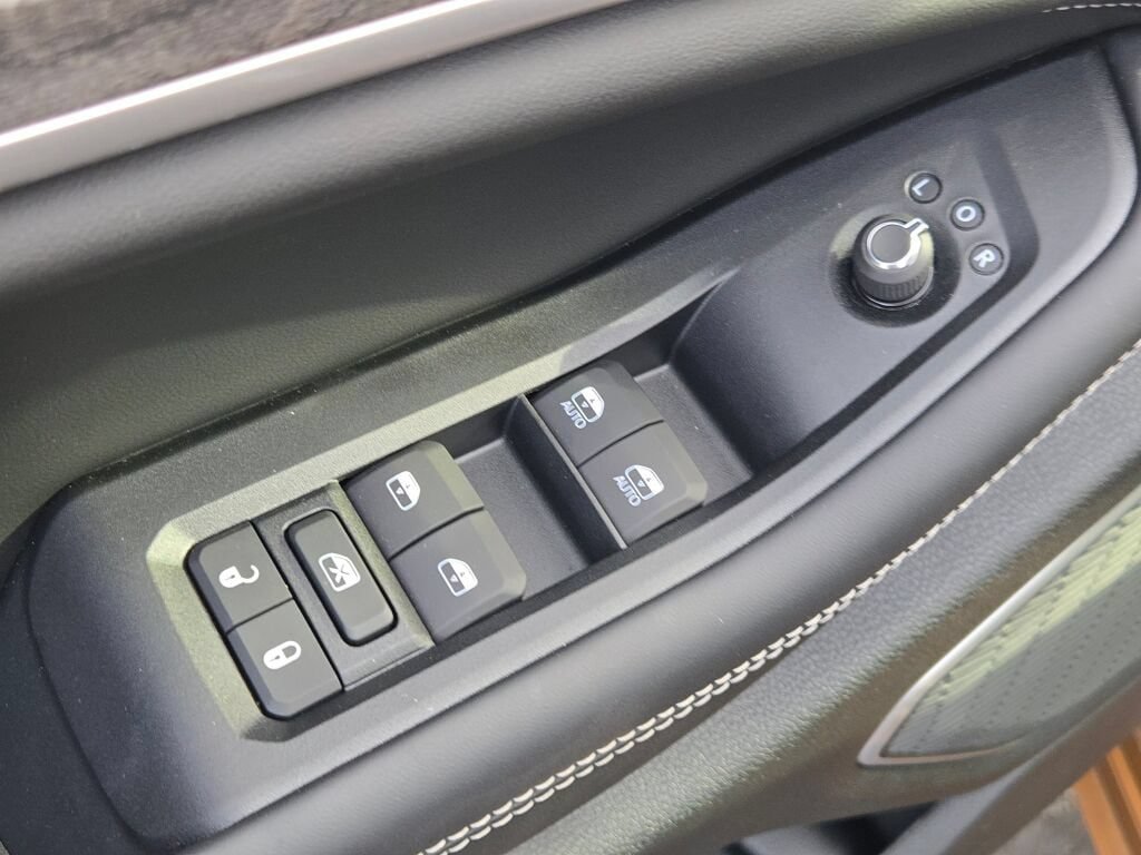 New 2026 Jeep Grand Cherokee Limited AWD/4WD image 23