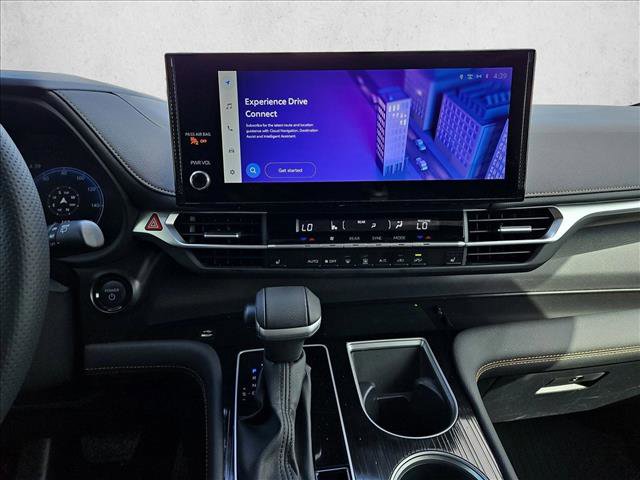 Used 2025 Toyota Sienna XLE Woodland Edition AWD/4WD image 15