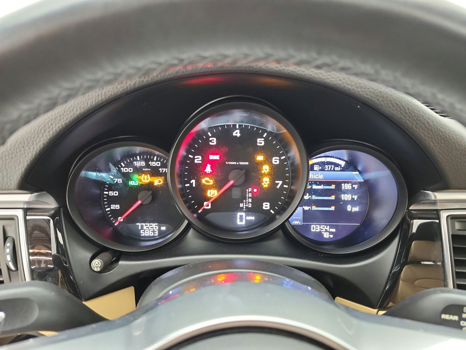 Used 2018 Porsche Macan AWD/4WD image 12