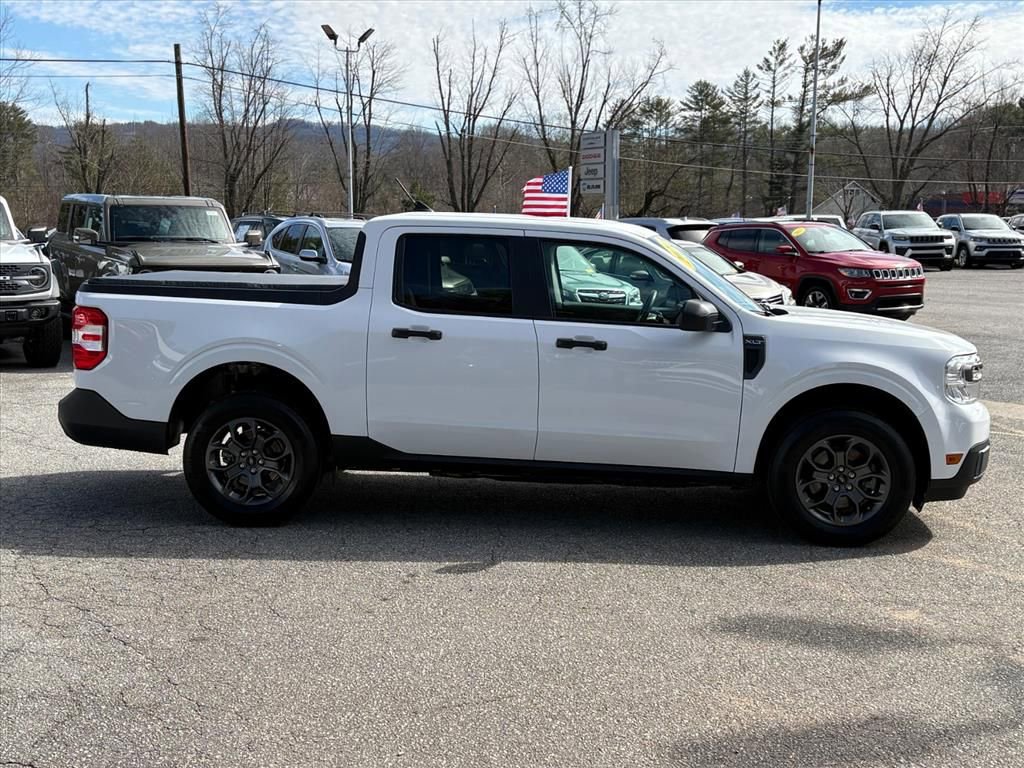 Used 2024 Ford Maverick XLT image 3