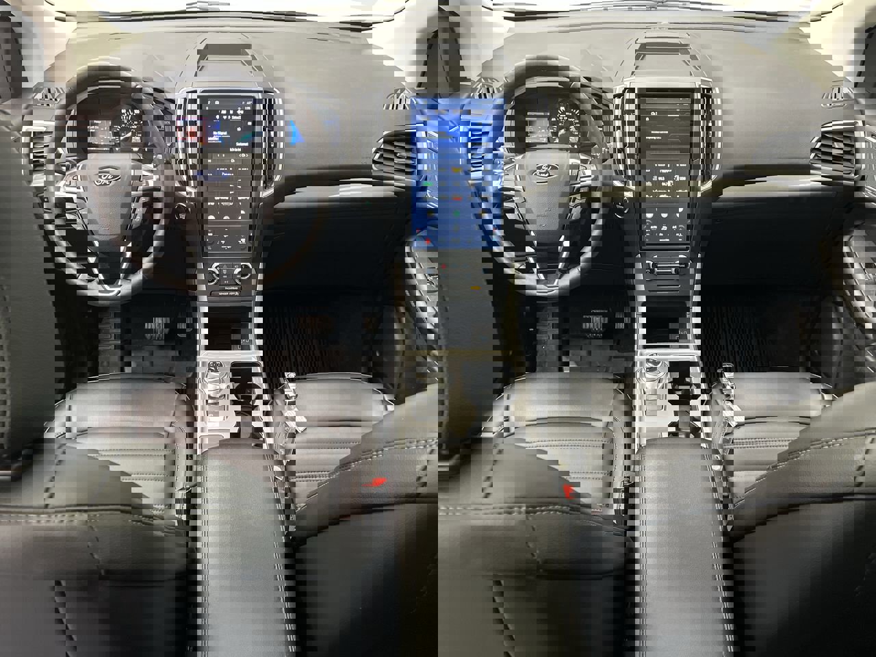 Used 2024 Ford Edge SEL w/ Convenience Package image 4