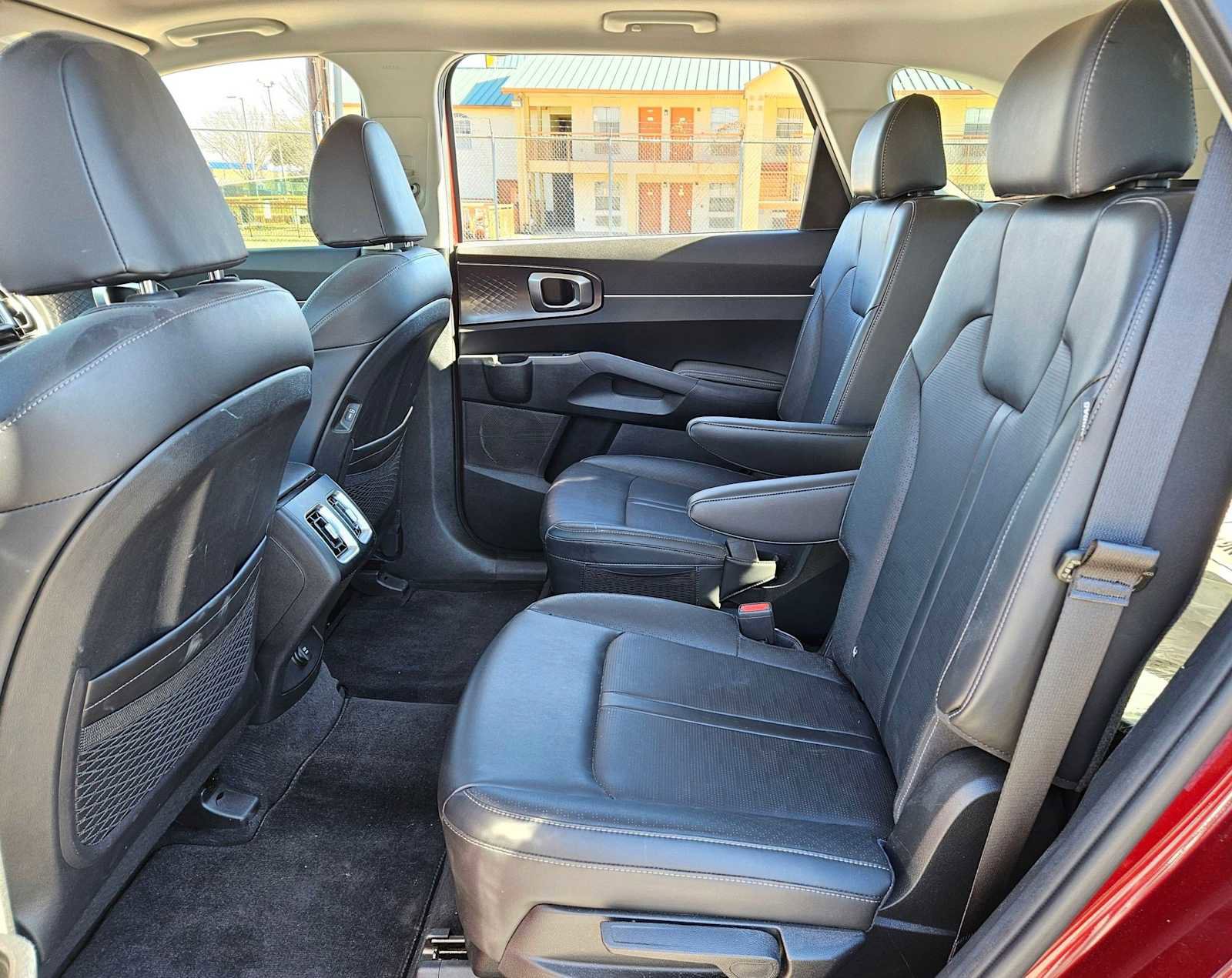 Certified 2024 Kia Sorento EX w/ Panoramic Sunroof Package image 18