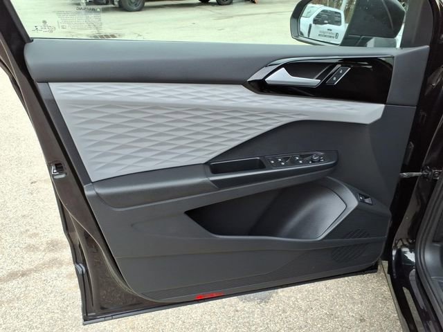 Used 2022 Volkswagen Taos S image 9