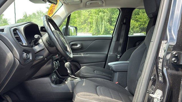 Used 2016 Jeep Renegade Latitude AWD/4WD image 13