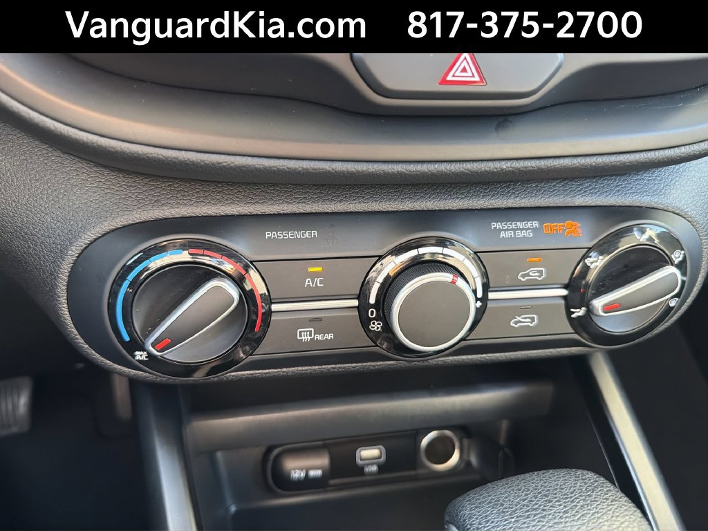 Certified 2025 Kia Soul LX w/ LX Technology Package FWD image 19