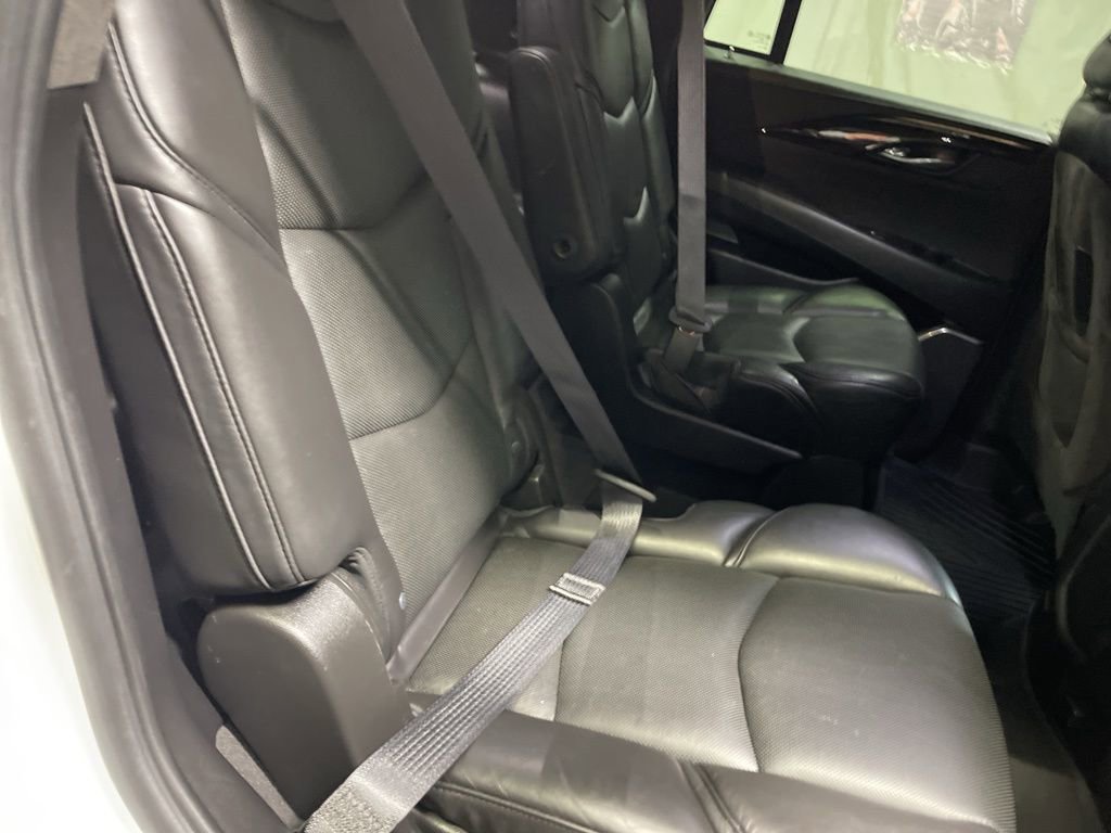 Used 2019 Cadillac Escalade Platinum AWD/4WD image 14