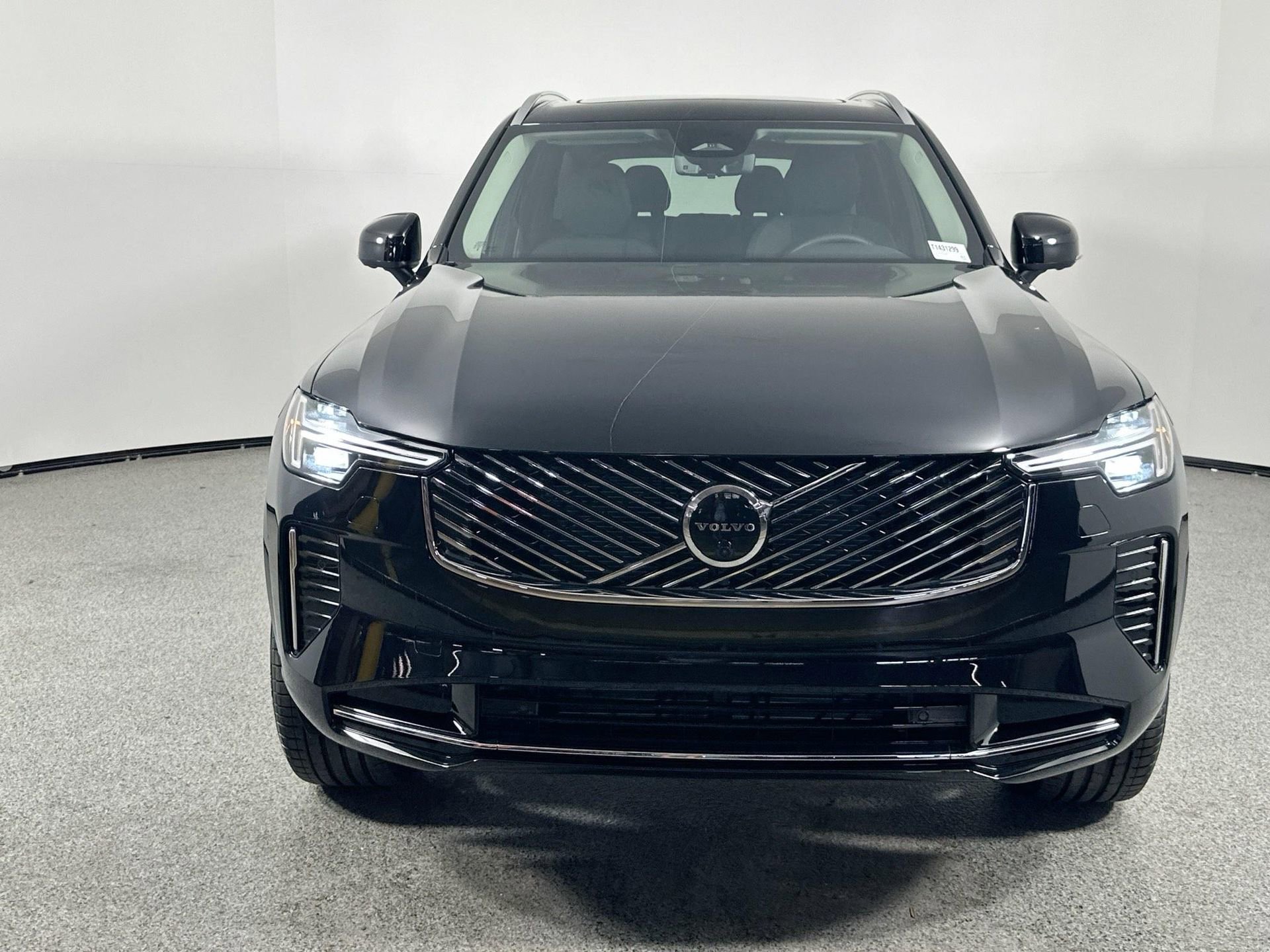 New 2026 Volvo XC90 B5 Plus image 2