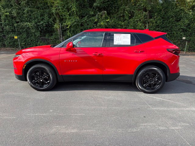 Used 2024 Chevrolet Blazer LT FWD image 2