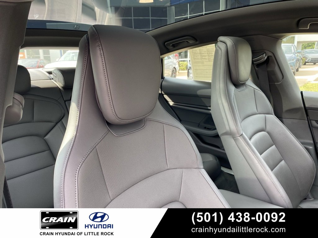 Used 2020 Porsche Taycan 4S w/ Premium Package image 37