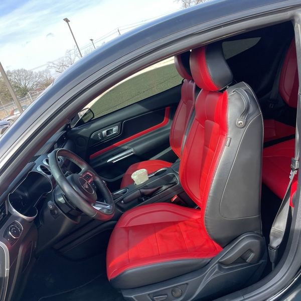 Used 2022 Ford Mustang GT Premium w/ Equipment Group 401A RWD image 18