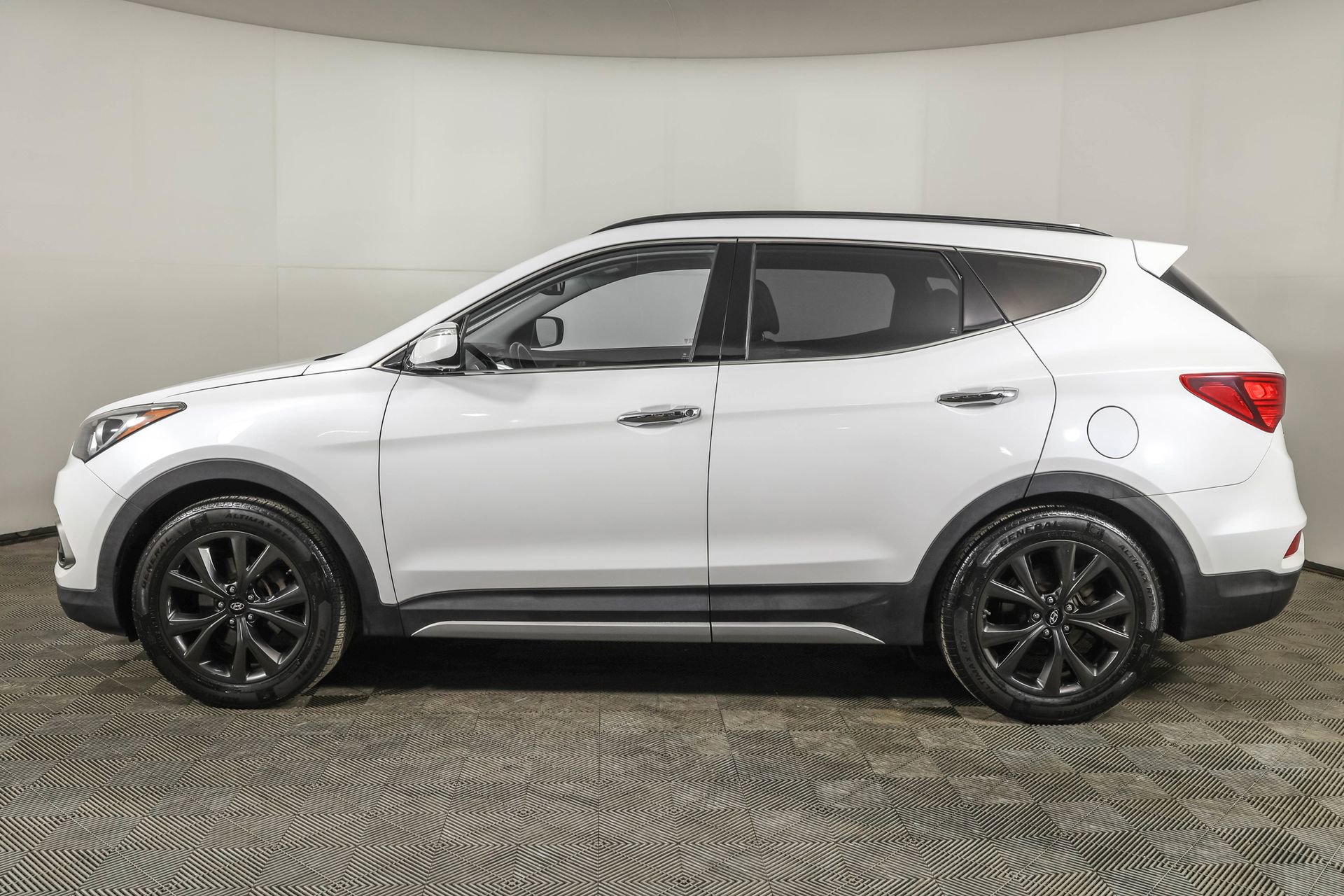 Used 2017 Hyundai Santa Fe Sport w/ 2.0T Ultimate Tech Package 05 image 23