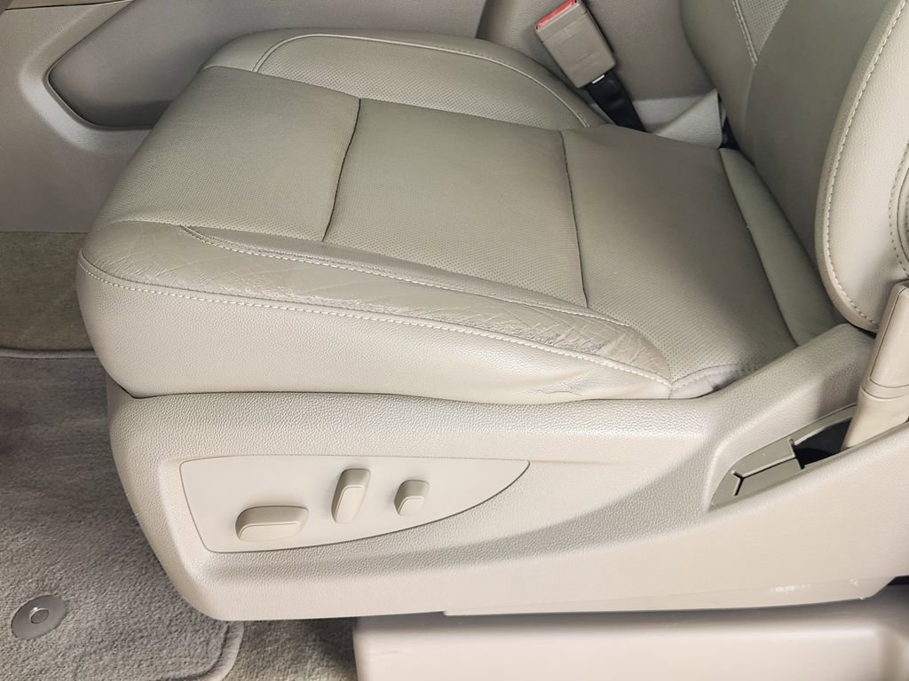 Used 2017 GMC Yukon SLT w/ Premium Edition RWD image 25