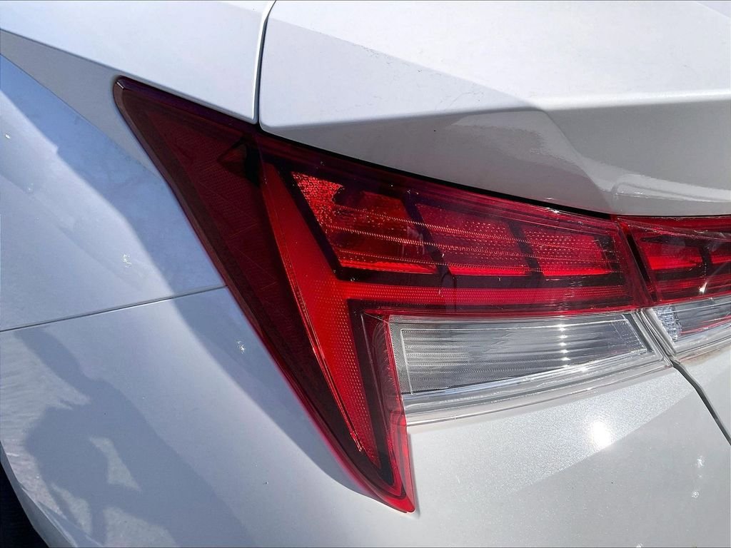 Used 2025 Hyundai Elantra SEL FWD image 32