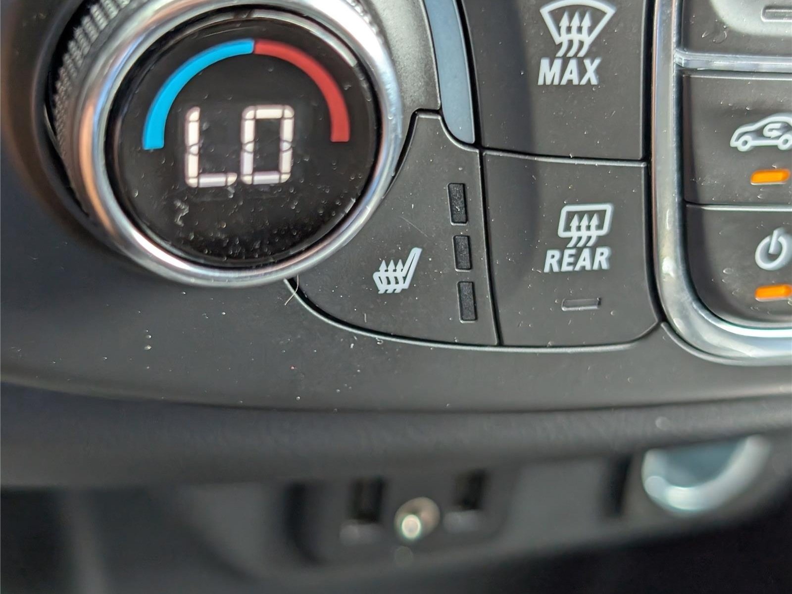 Used 2023 Chevrolet Traverse LT AWD/4WD image 29