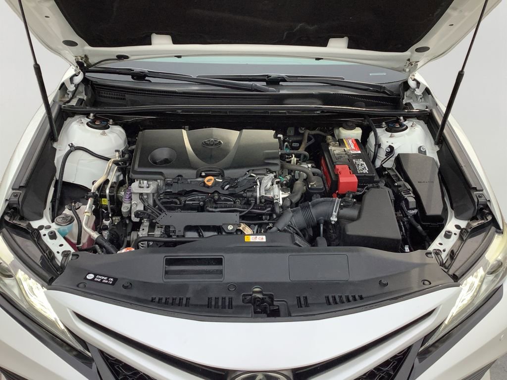 Used 2018 Toyota Camry XSE image 9