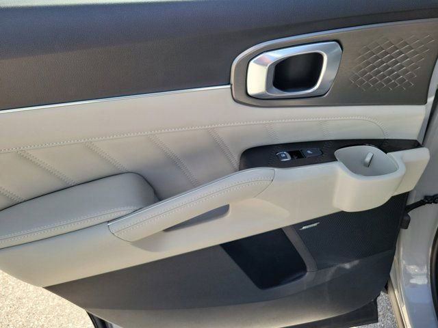 Used 2022 Kia Sorento SX image 16