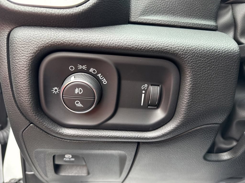 Used 2023 RAM 1500 Big Horn AWD/4WD image 24