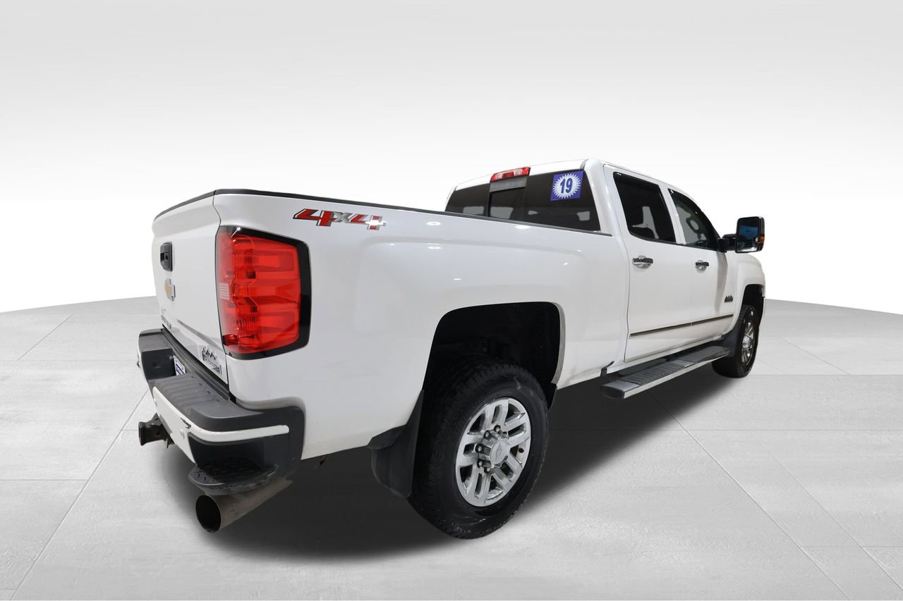 Used 2019 Chevrolet Silverado 3500 High Country w/ Duramax Plus Package image 3