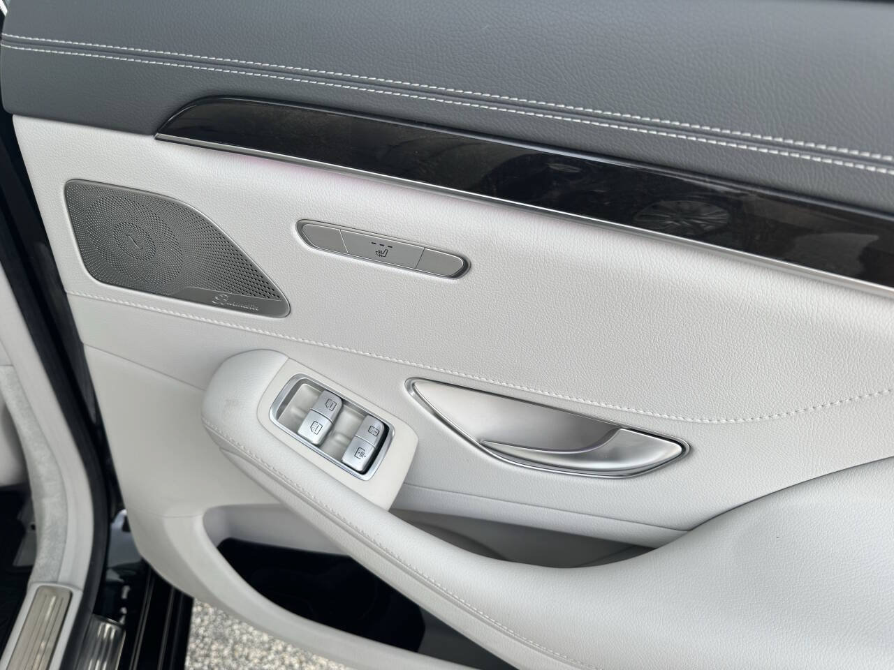 Used 2015 Mercedes-Benz S 550 4MATIC Sedan image 9