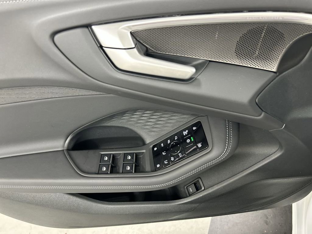 Used 2025 Audi A5 2.0T Premium Plus w/ Premium Plus AWD/4WD image 11