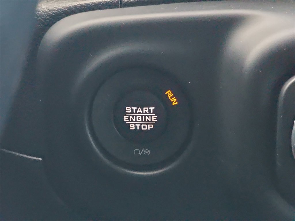 Used 2019 Jeep Wrangler Unlimited Sahara image 30