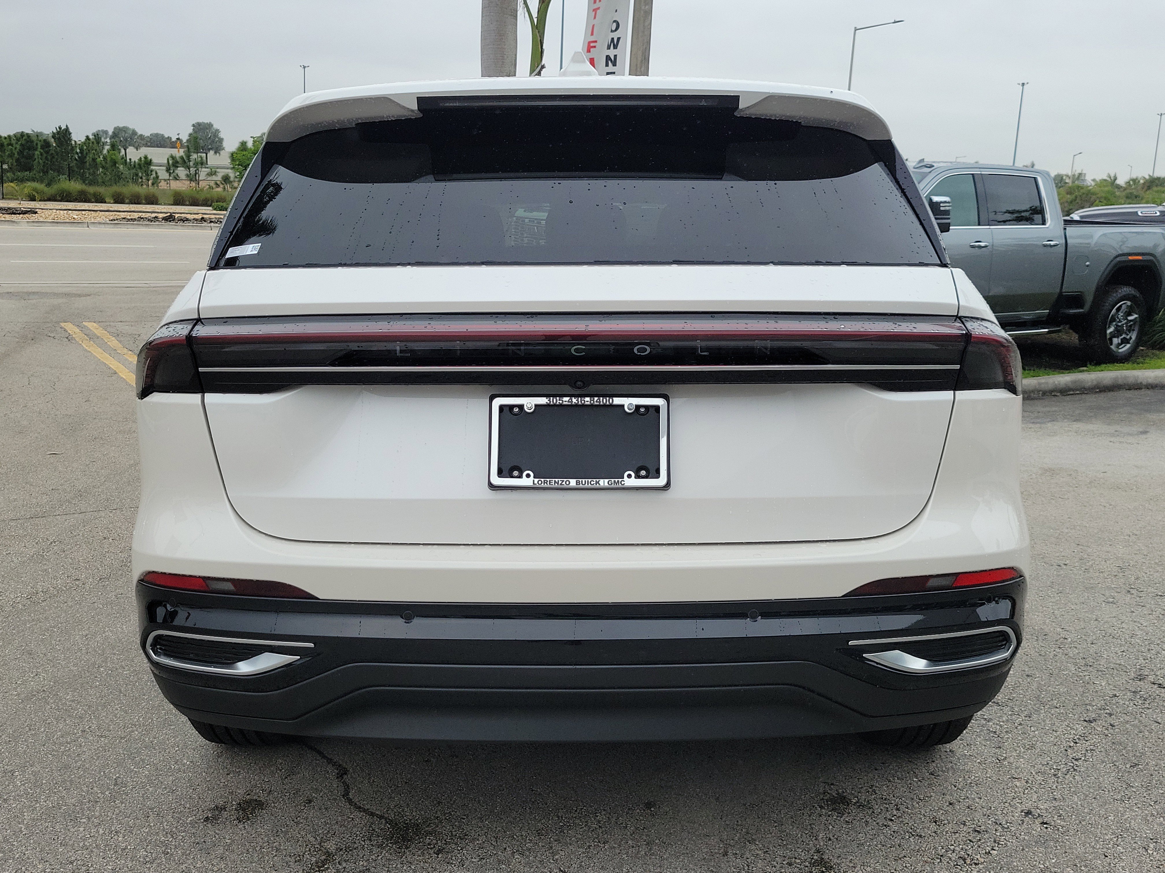 Used 2024 Lincoln Nautilus Premier image 6