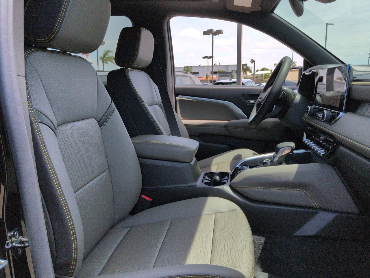 New 2026 Chevrolet Colorado ZR2 w/ Technology Package AWD/4WD image 29