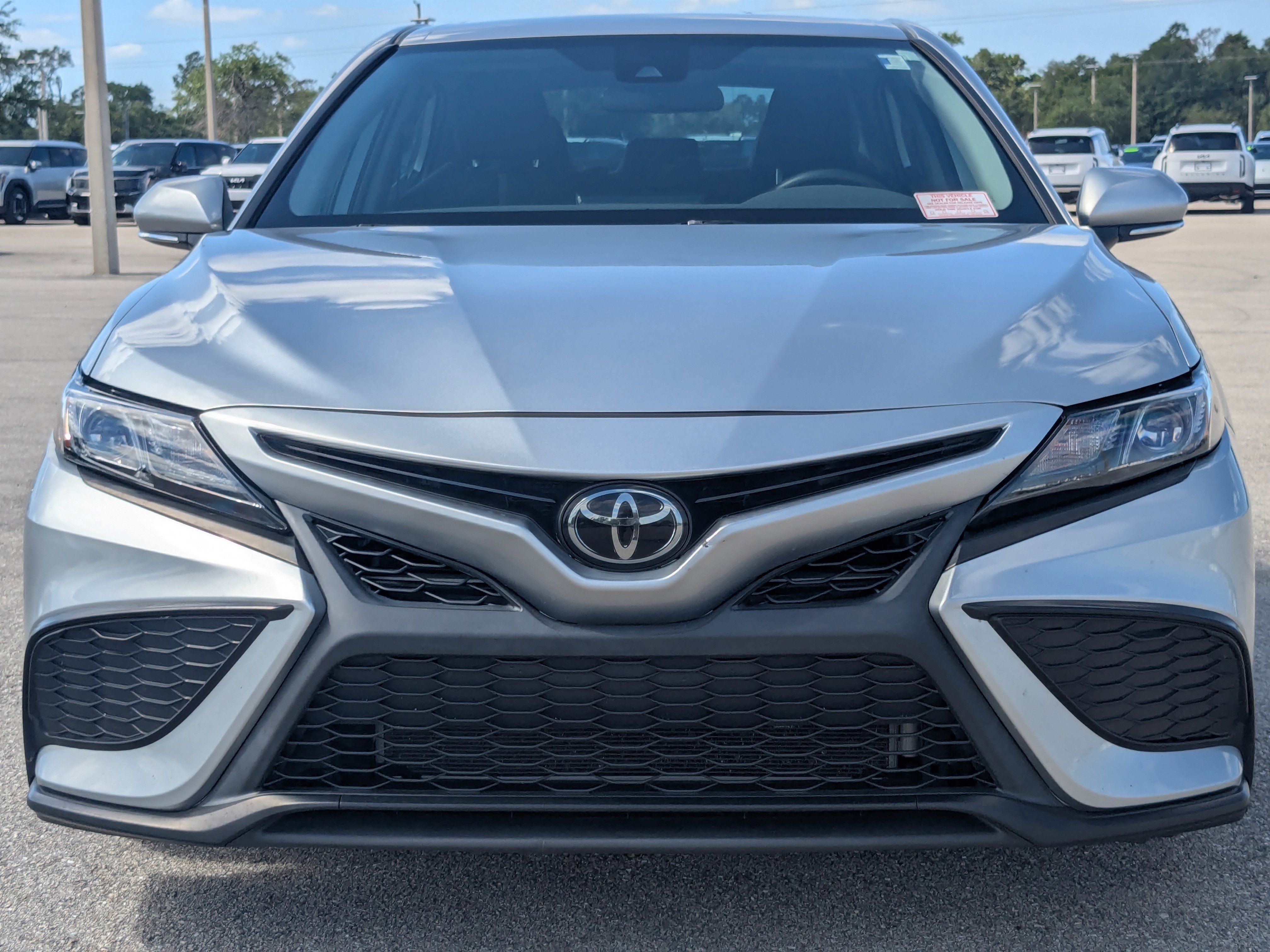 Used 2024 Toyota Camry SE FWD image 3