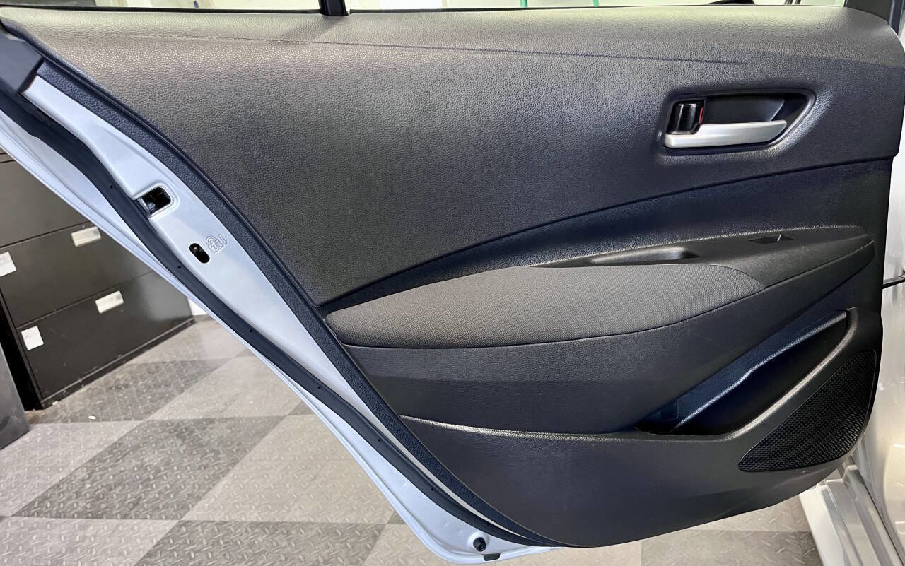 Used 2020 Toyota Corolla LE image 19