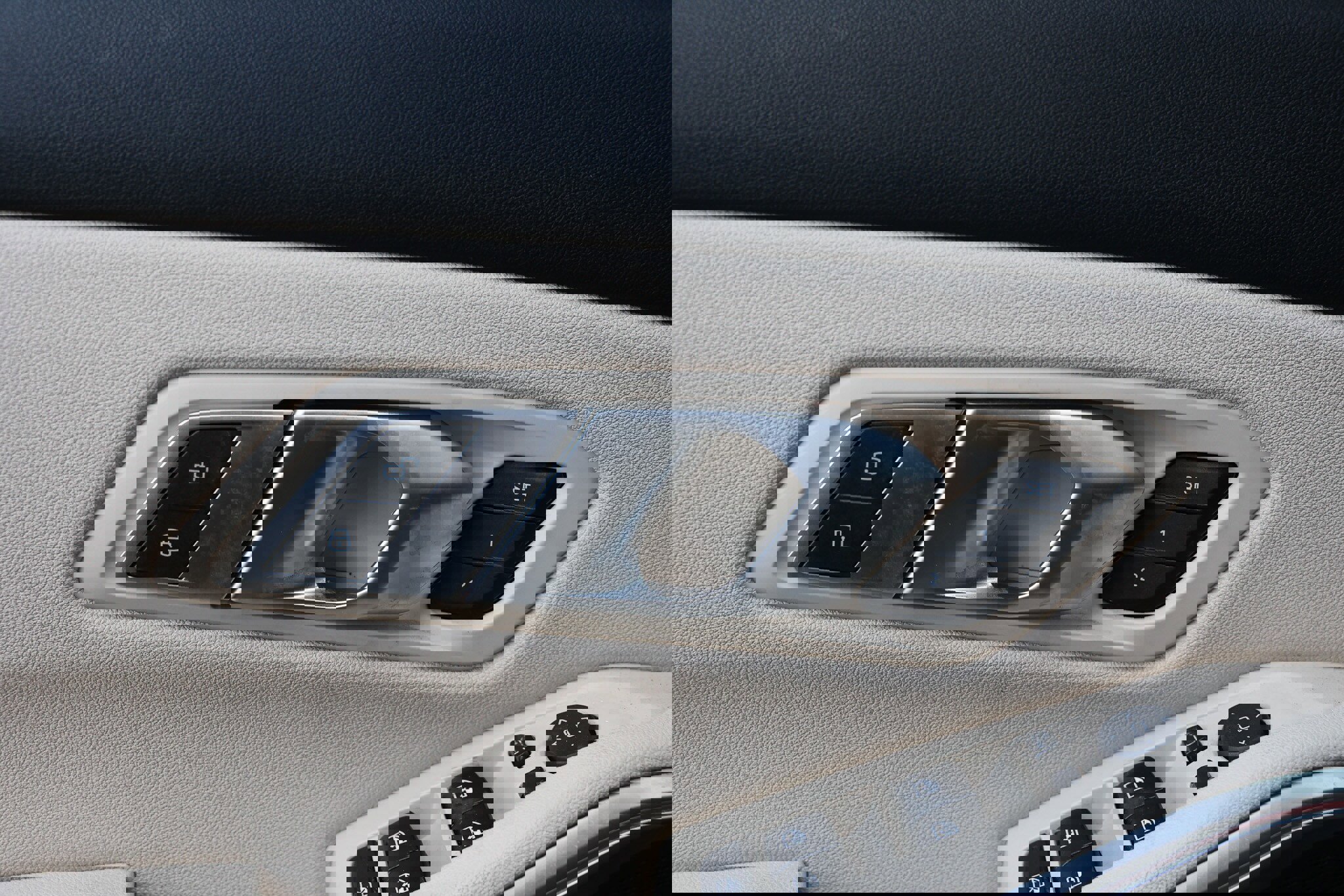 Used 2021 BMW 330i w/ Convenience Package image 43