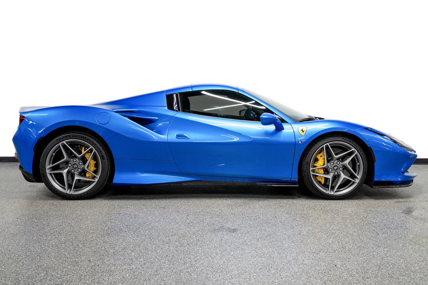 Used 2021 Ferrari F8 Tributo image 43