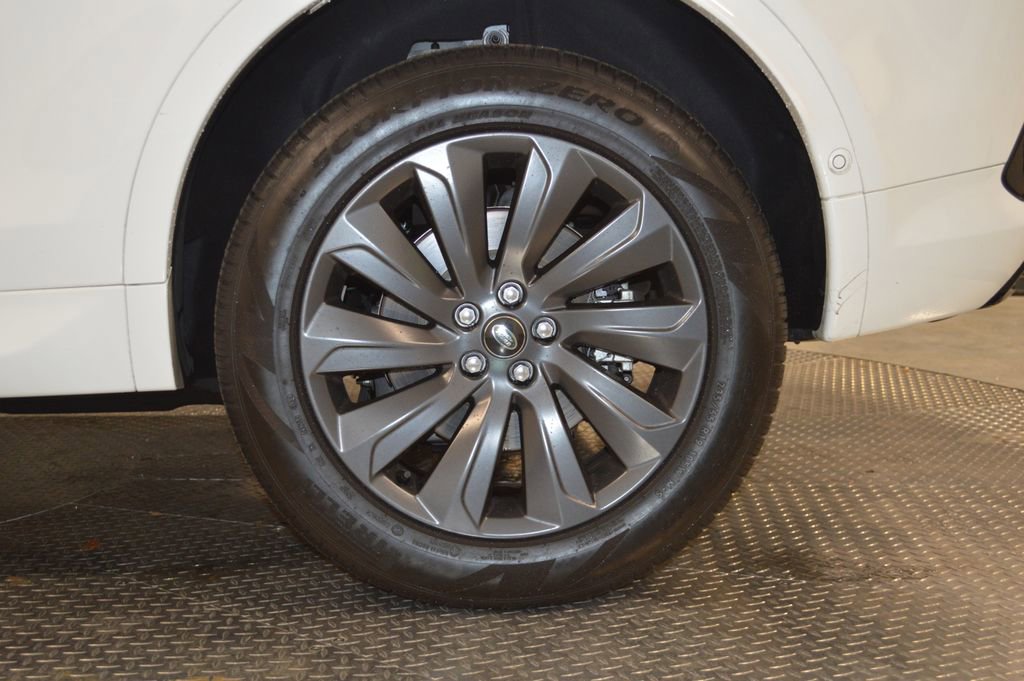 Used 2025 Land Rover Discovery Sport S image 13