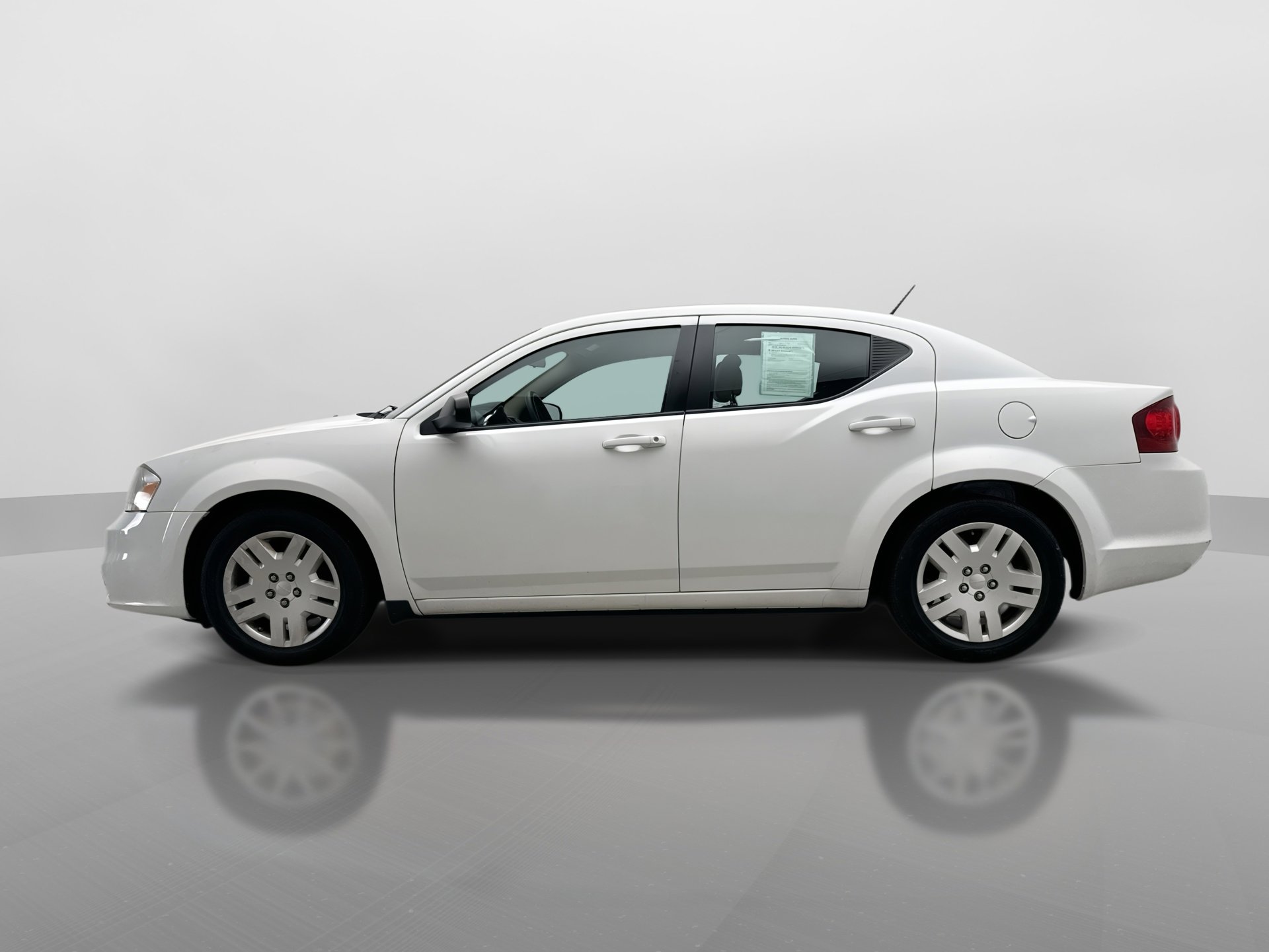 Used 2014 Dodge Avenger SE FWD image 2