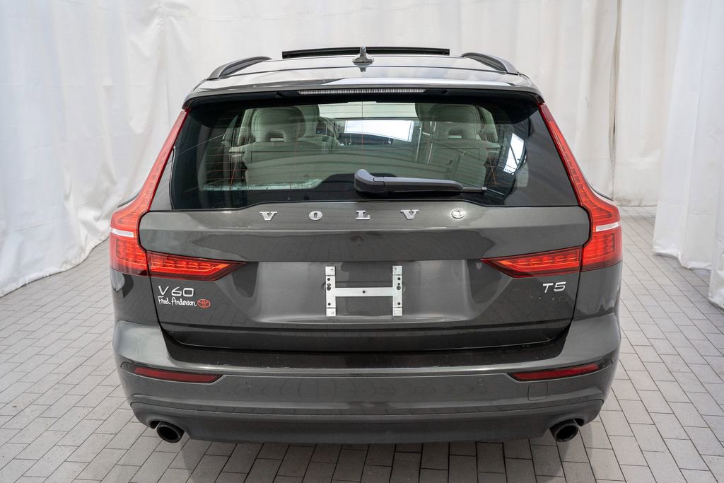 Used 2019 Volvo V60 T5 Momentum image 4