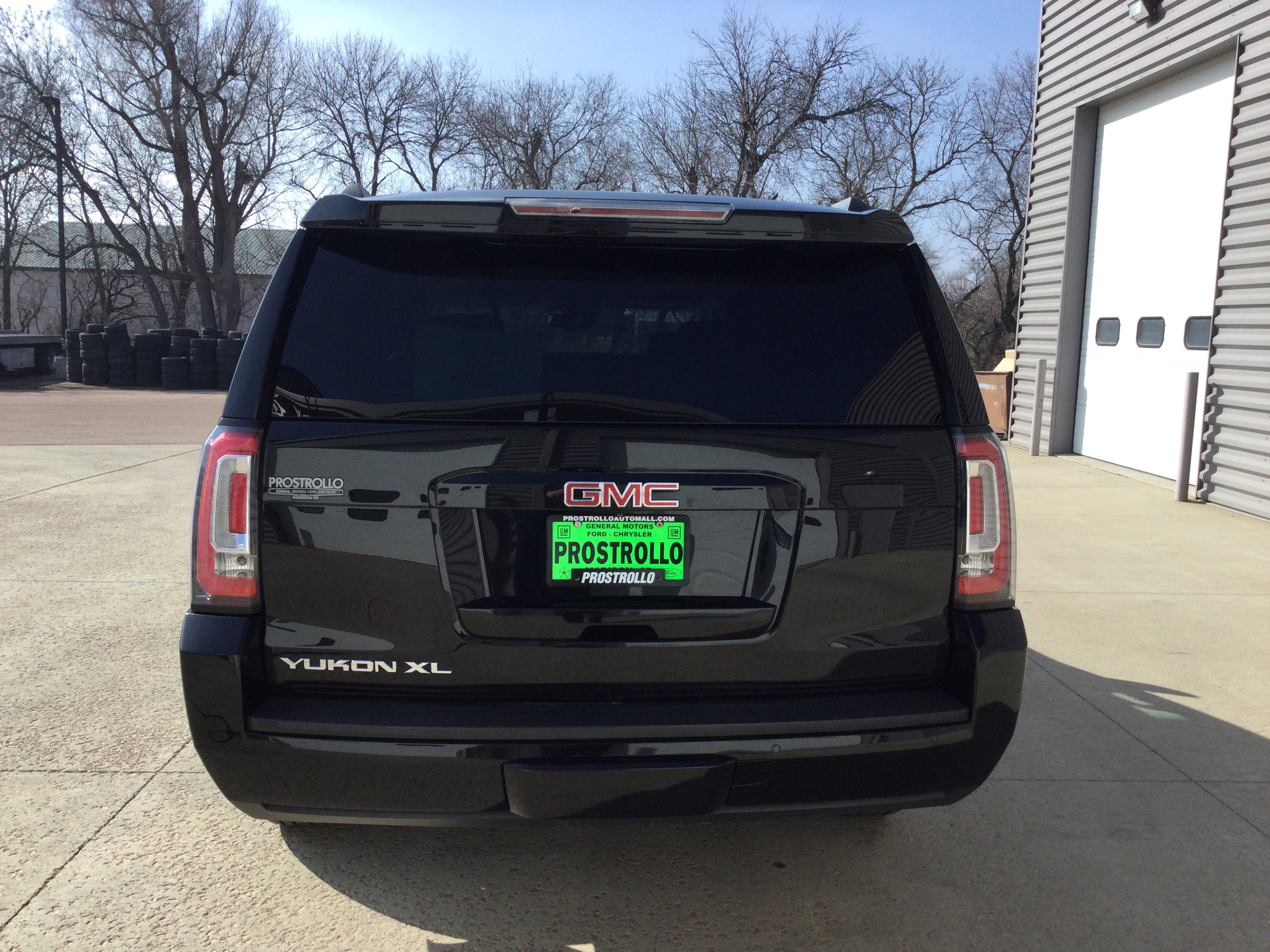 Used 2018 GMC Yukon XL SLT image 4