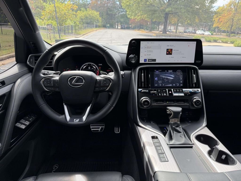 Used 2024 Lexus LX 600 F Sport image 8