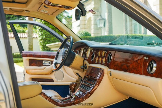 Used 2003 Bentley Arnage R image 49