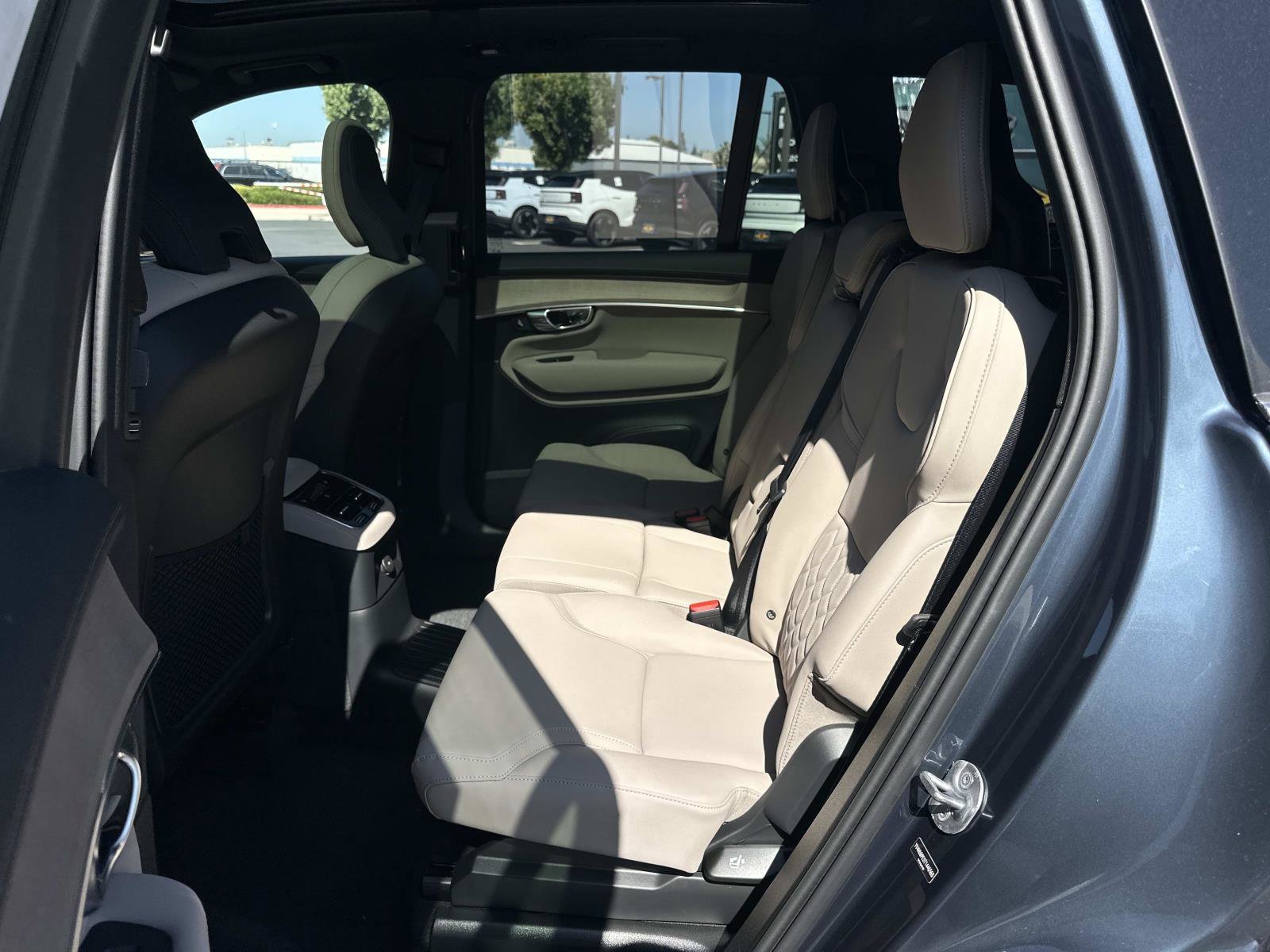 New 2026 Volvo XC90 T8 Plus image 17