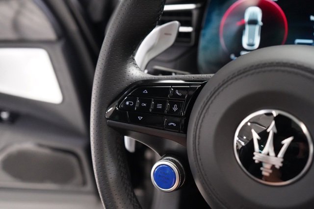 New 2025 Maserati Grecale GT image 18