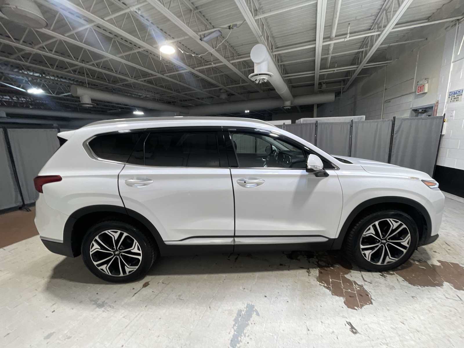 Used 2019 Hyundai Santa Fe Limited AWD/4WD image 27