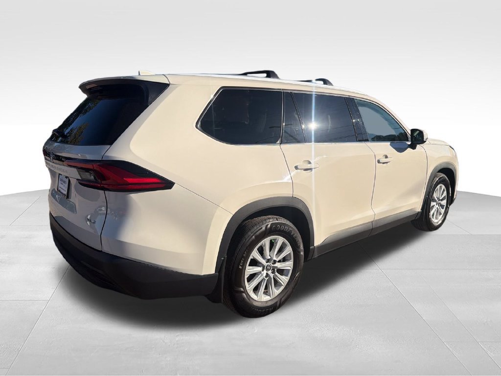 Used 2024 Toyota Grand Highlander AWD image 5